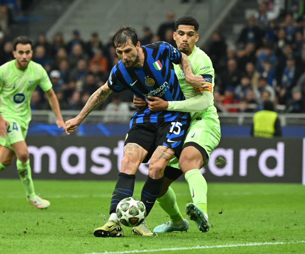 里保持阵型 里保持阵型