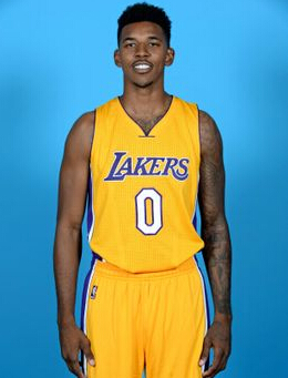 段至少有一 段至少有一